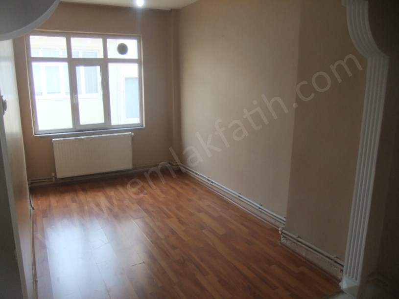 Kocamustafapaşa Kiralık Daire Meydanda Park Manzaralı 2+1 ( ESKİ PORTFÖY )