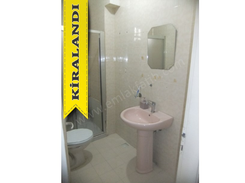 Kocamustafapaşa Kiralık Daire Meydanda Park Manzaralı 2+1 ( ESKİ PORTFÖY )