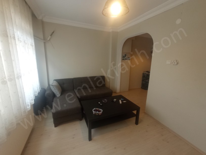 Kocamustafapaşa Demirci Osman Sokakta Yatırımlık 1+1  ( ESKİ PORTFÖY ) 