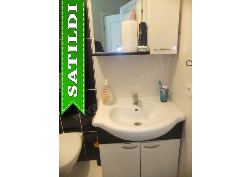 Kocamustafapaşa Demirci Osman Sokakta Yatırımlık 1+1  ( ESKİ PORTFÖY ) 