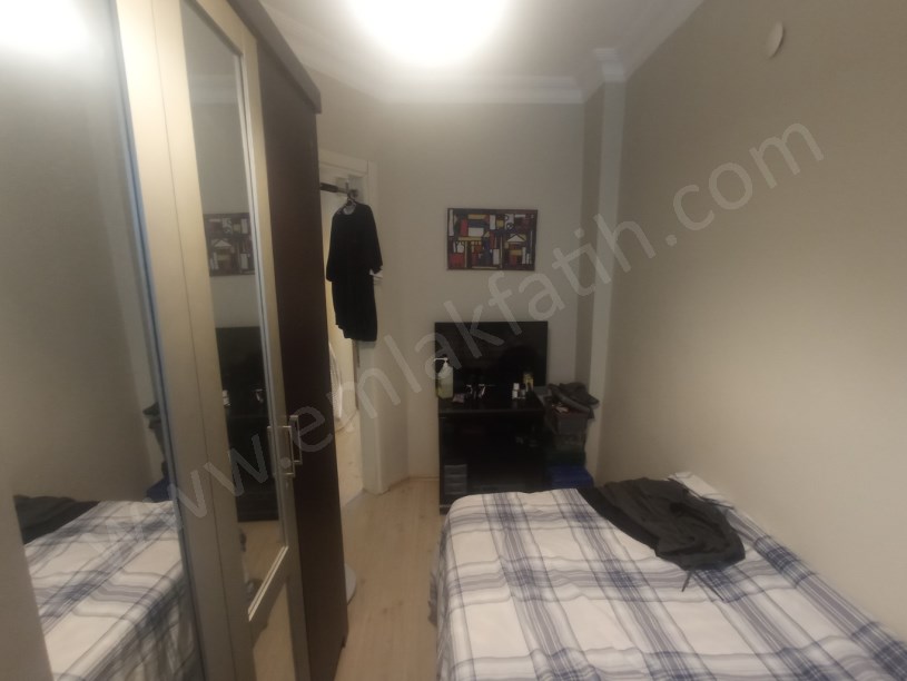 Kocamustafapaşa Demirci Osman Sokakta Yatırımlık 1+1  ( ESKİ PORTFÖY ) 