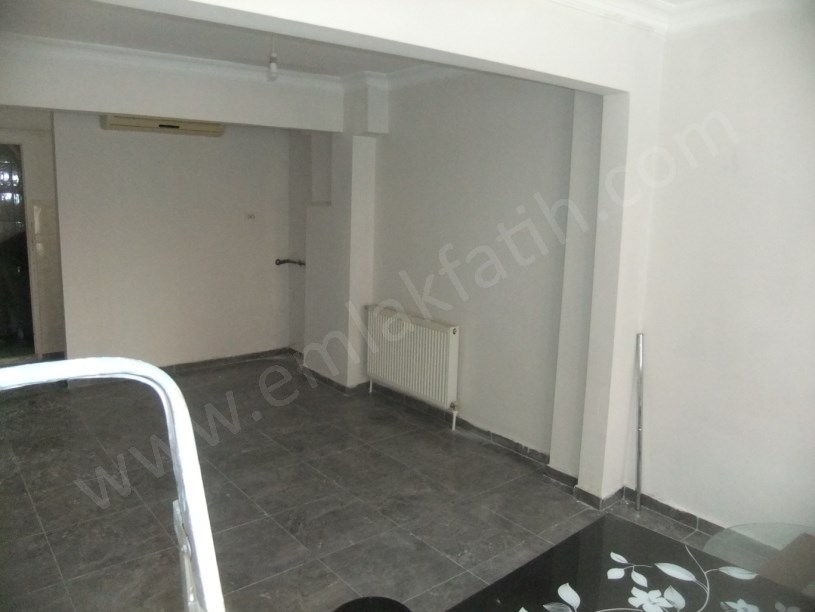 Kocamustafapaşa Hacıkadın Caddesi 1+1 55m² Yüksek Giriş