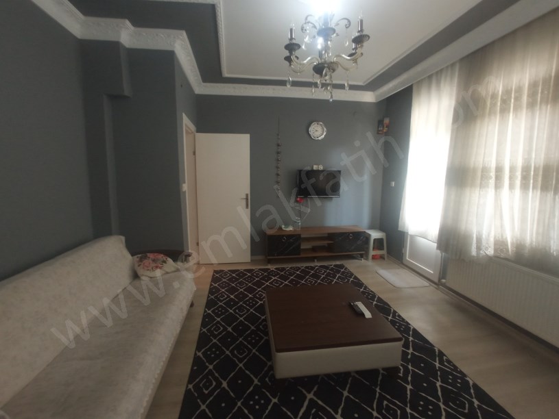 Kocamustafapaşa Kiralık Daire Nafız Gürman Cad 2+1 Eşyalı 80m² Full Yapılı Büyük Mutfaklı