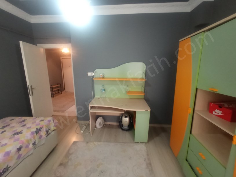 Kocamustafapaşa Kiralık Daire Nafız Gürman Cad 2+1 Eşyalı 80m² Full Yapılı Büyük Mutfaklı