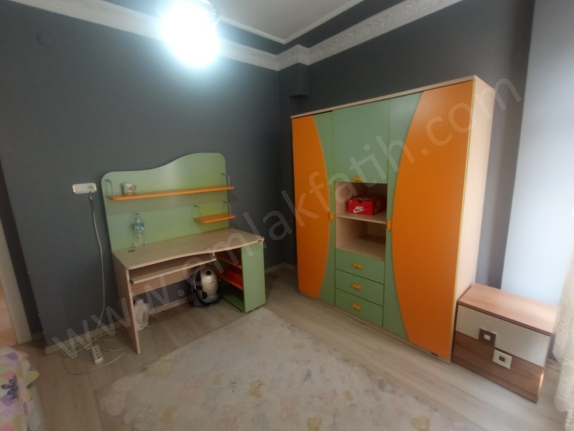 Kocamustafapaşa Kiralık Daire Nafız Gürman Cad 2+1 Eşyalı 80m² Full Yapılı Büyük Mutfaklı