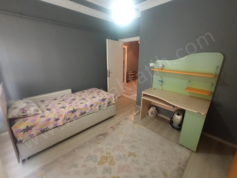 Kocamustafapaşa Kiralık Daire Nafız Gürman Cad 2+1 Eşyalı 80m² Full Yapılı Büyük Mutfaklı