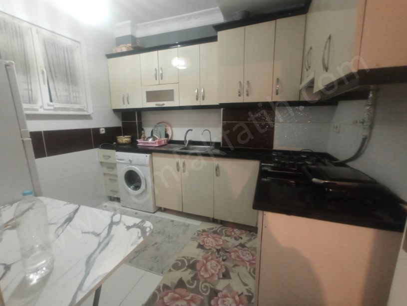 Kocamustafapaşa Kiralık Daire Nafız Gürman Cad 2+1 Eşyalı 80m² Full Yapılı Büyük Mutfaklı