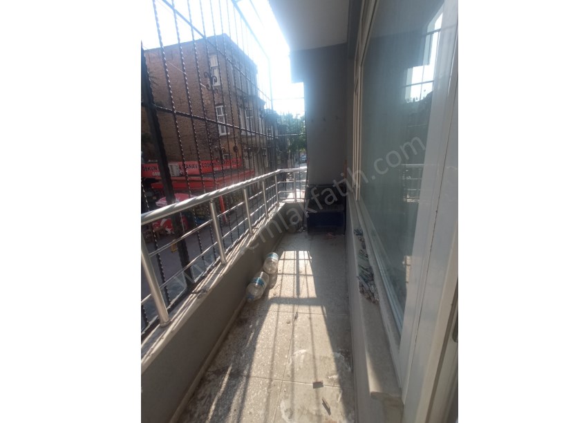 Kocamustafapaşa Kiralık Daire Nafız Gürman Cad 2+1 Eşyalı 80m² Full Yapılı Büyük Mutfaklı