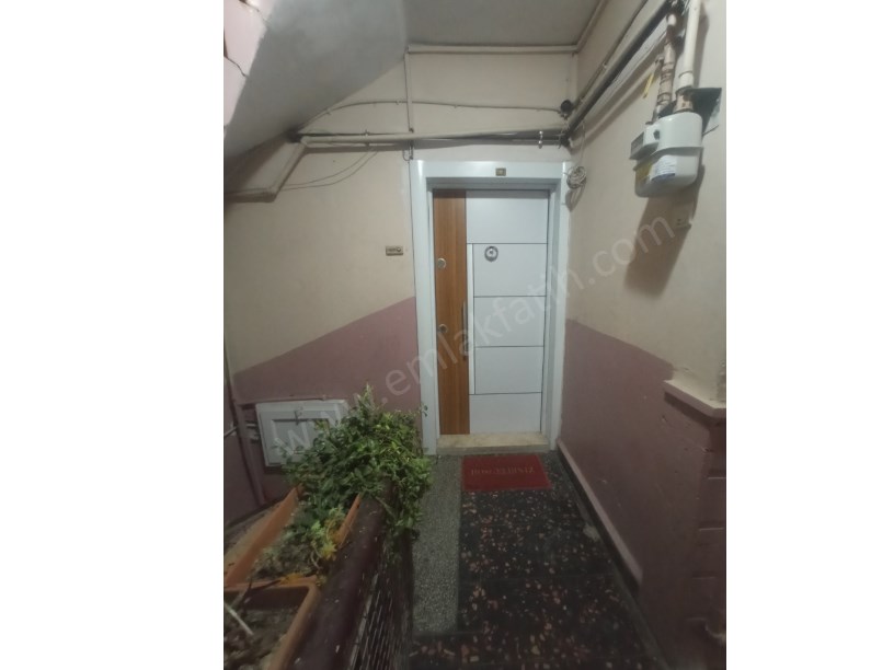 Kocamustafapaşa Kiralık Daire Nafız Gürman Cad 2+1 Eşyalı 80m² Full Yapılı Büyük Mutfaklı