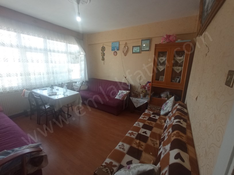Portföy No: 2081 Yedikule Kiralık Daire Cadde Üzeri Eşyalı 2+1 Daire