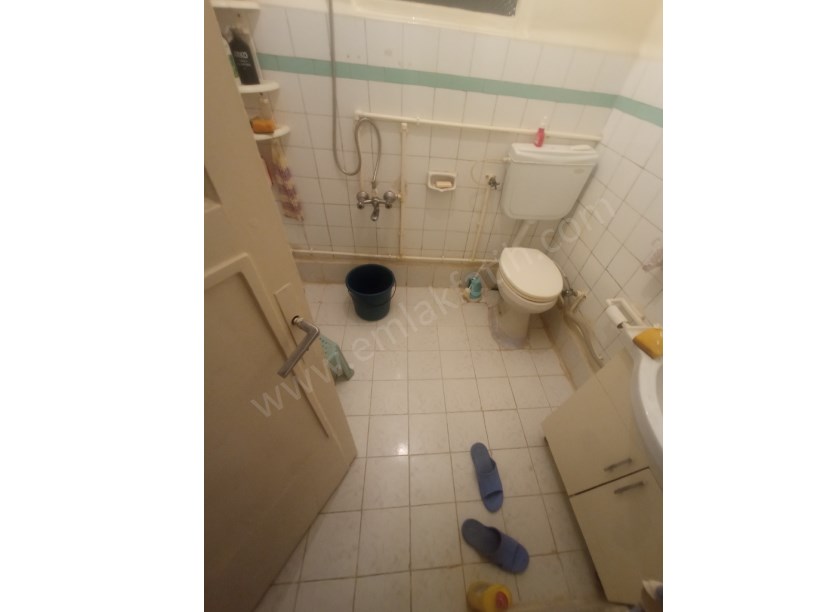 Yedikule Kiralık Daire Cadde Üzeri Eşyalı 2+1 Daire