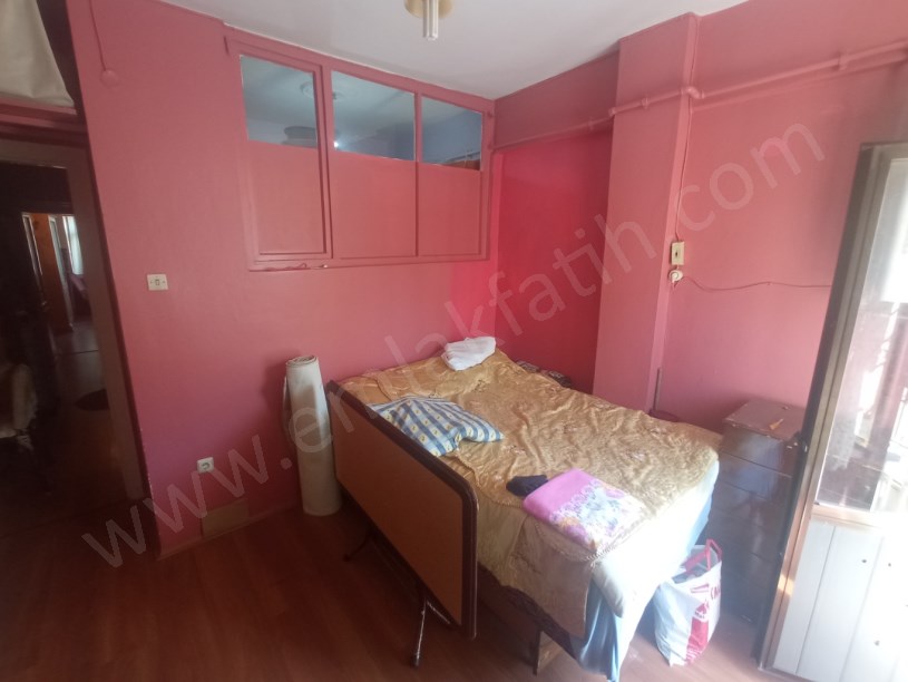 Yedikule Kiralık Daire Cadde Üzeri Eşyalı 2+1 Daire