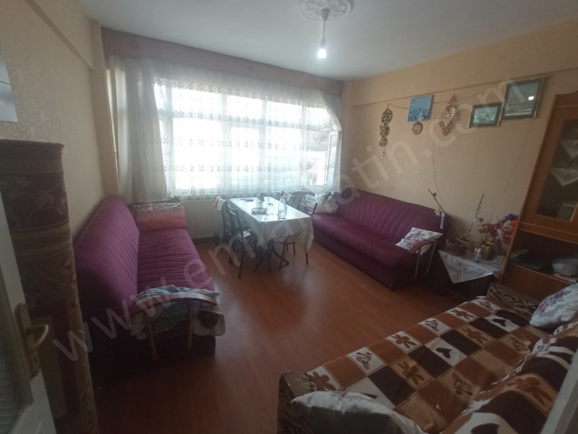Yedikule Kiralık Daire Cadde Üzeri Eşyalı 2+1 Daire