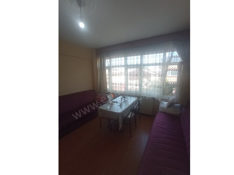 Yedikule Kiralık Daire Cadde Üzeri Eşyalı 2+1 Daire