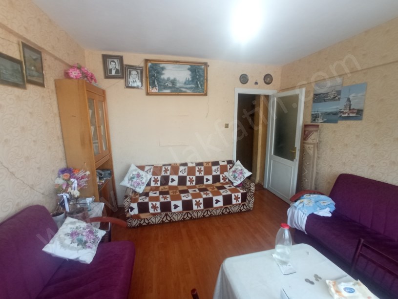 Yedikule Kiralık Daire Cadde Üzeri Eşyalı 2+1 ( ESKİ PORTFÖY )