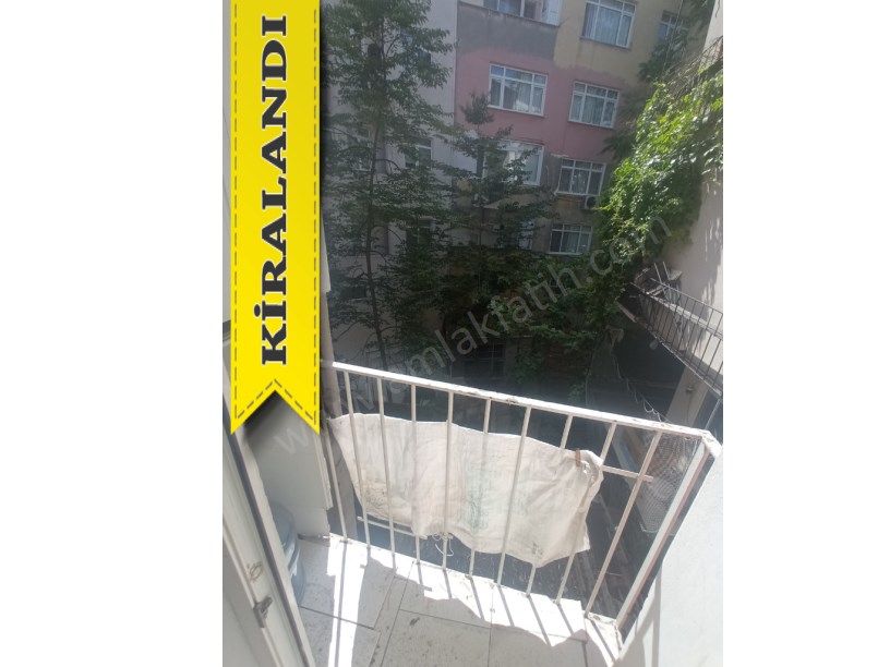 Kocamustafapaşa Kiralık Daire Meydanda 1+1 55m² ( ESKİ PORTFÖY )