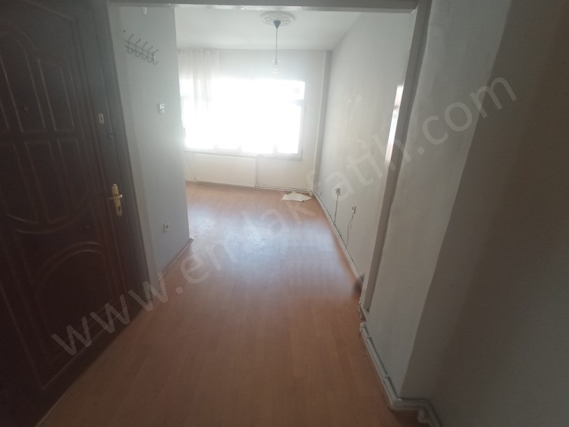 Seyyid Ömer Kiralık Daire Meydanda 1+1 55m² ( ESKİ PORTFÖY ) Arakat Temiz