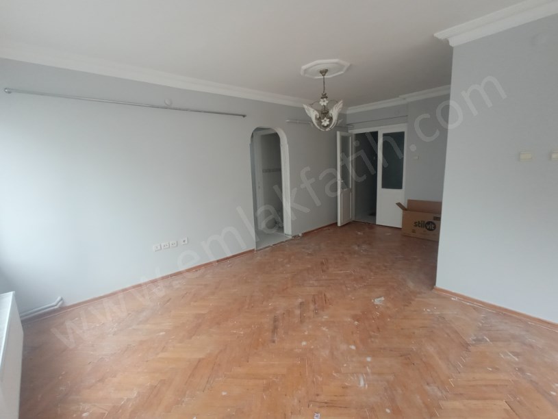 Çapa Kiralık Daire Başvekil Caddesi üzerinde 2+1 85m² ( ESKİ PORTFÖY ) Geniş Full Yapılı Temiz Daire
