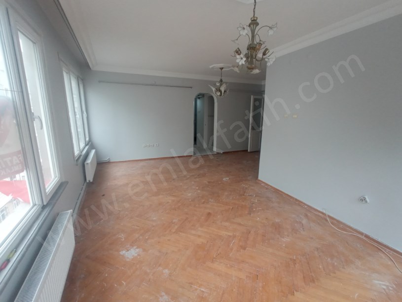Çapa Kiralık Daire Başvekil Caddesi üzerinde 2+1 85m² ( ESKİ PORTFÖY ) Geniş Full Yapılı Temiz Daire