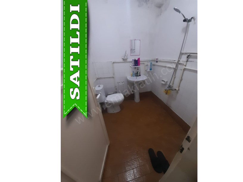 Kocamustafapaşa Satılık Daire 1+1 Merkezde Köşe Binada ( ESKİ PORTFÖY )