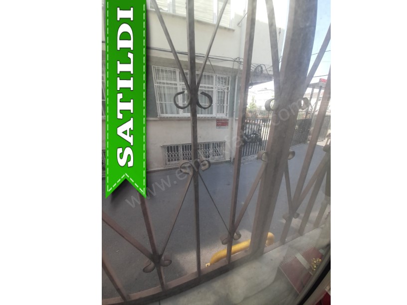 Kocamustafapaşa Satılık Daire 1+1 Merkezde Köşe Binada ( ESKİ PORTFÖY )