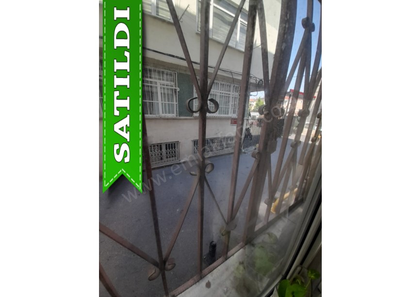 Kocamustafapaşa Satılık Daire 1+1 Merkezde Köşe Binada ( ESKİ PORTFÖY )