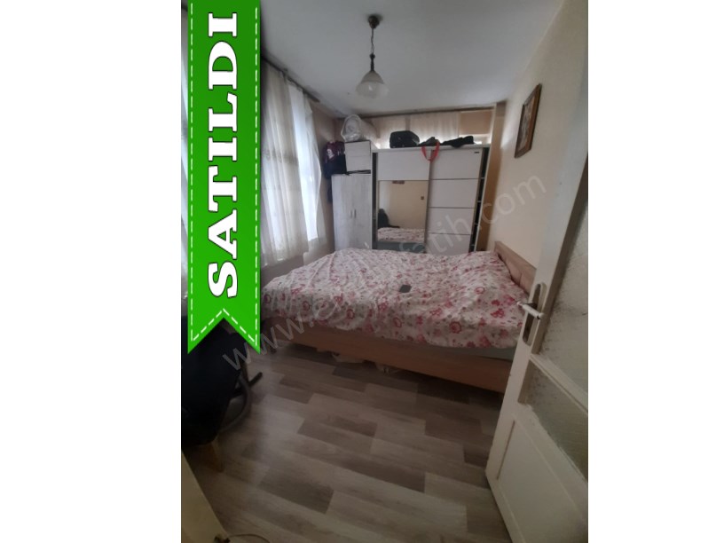 Kocamustafapaşa Satılık Daire 1+1 Merkezde Köşe Binada ( ESKİ PORTFÖY )
