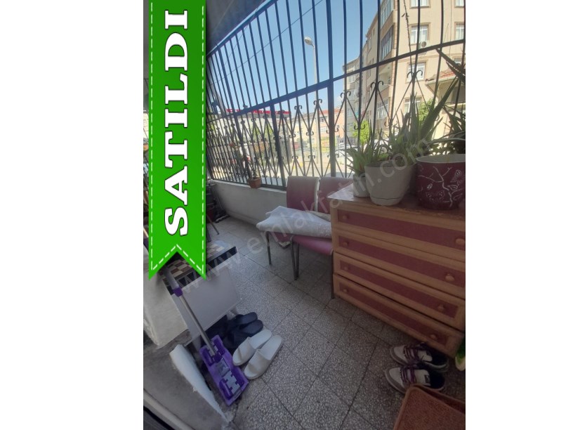 Kocamustafapaşa Satılık Daire 1+1 Merkezde Köşe Binada ( ESKİ PORTFÖY )