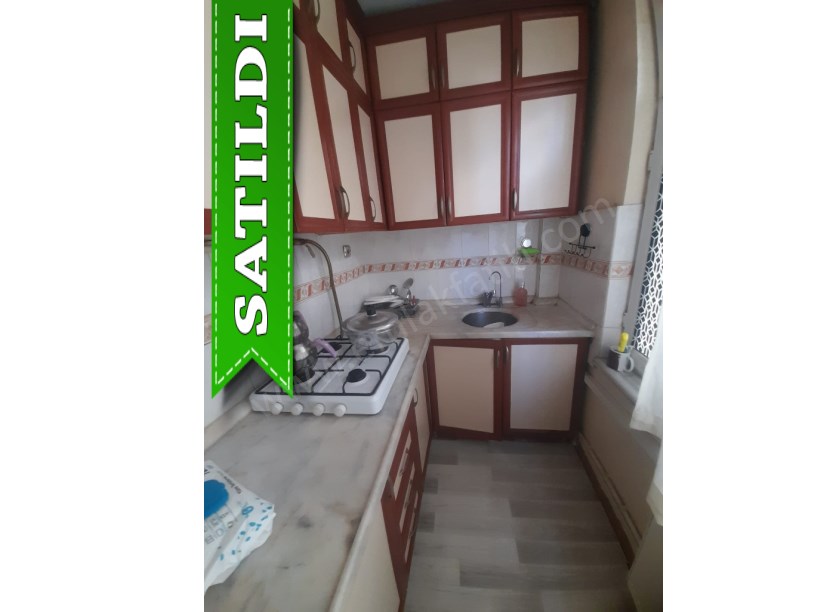 Kocamustafapaşa Satılık Daire 1+1 Merkezde Köşe Binada ( ESKİ PORTFÖY )