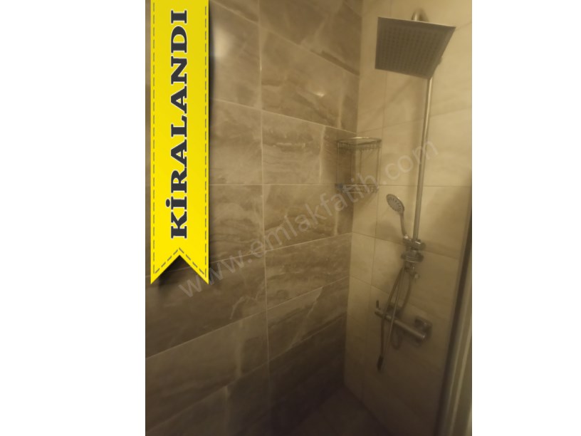 Kocamustafapaşa Kiralık Daire Merkezde Temiz Geniş 1+1 ( ESKİ PORTFÖY )