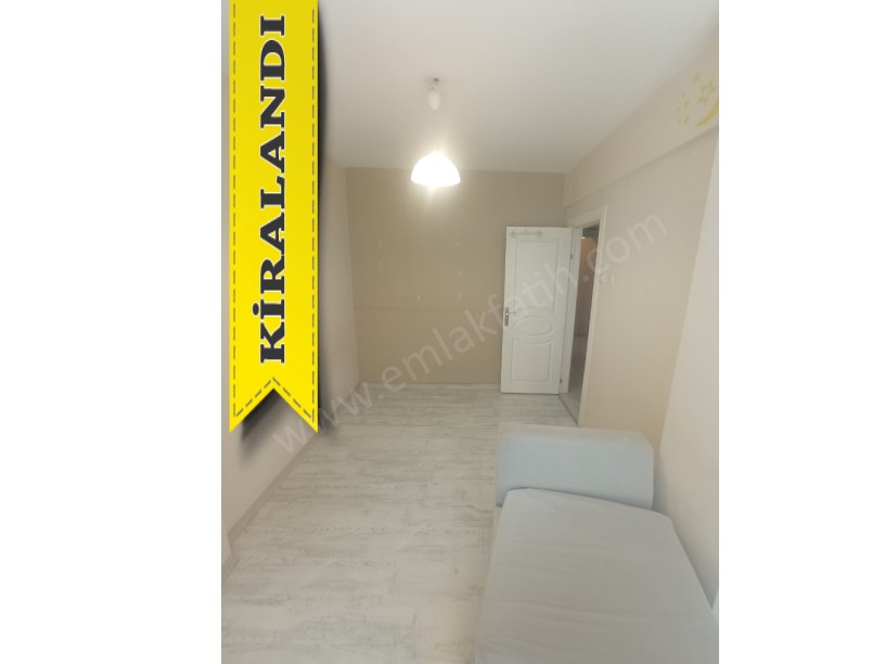 Çapa Kiralık Daire Merkezde Temiz Geniş 1+1 ( ESKİ PORTFÖY )
