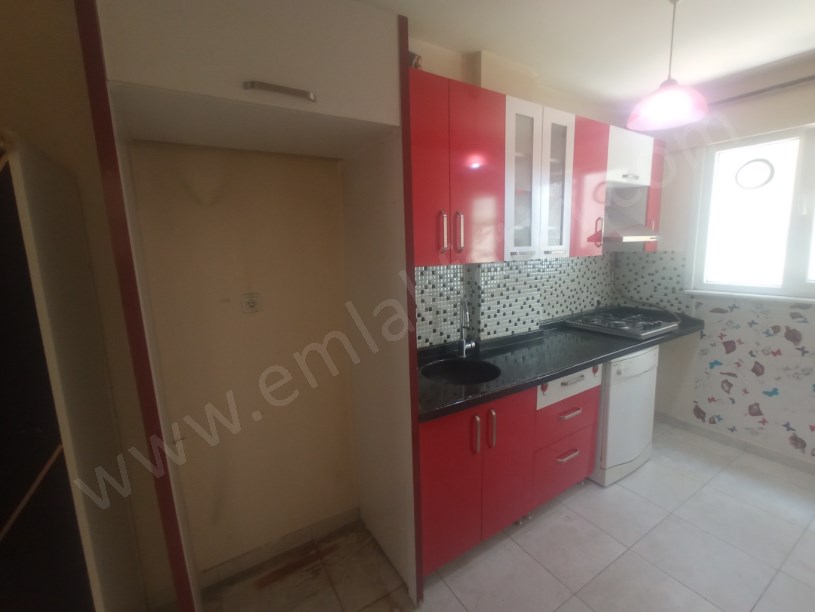 Çapa Kiralık Daire Merkezde Temiz Geniş 1+1 ( ESKİ PORTFÖY )