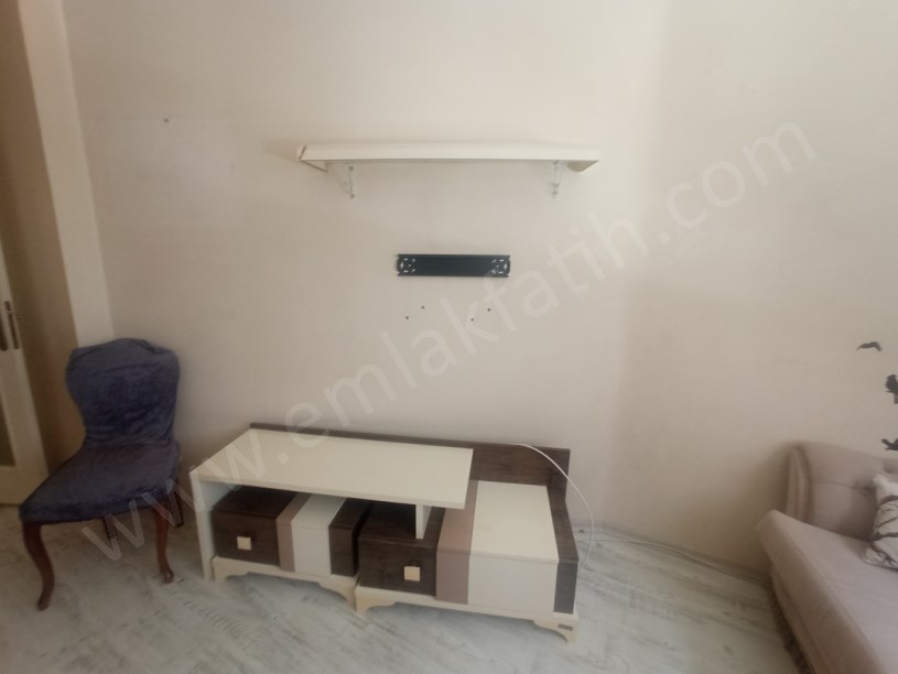 Kocamustafapaşa Kiralık Daire Merkezde Temiz Geniş 1+1 ( ESKİ PORTFÖY )