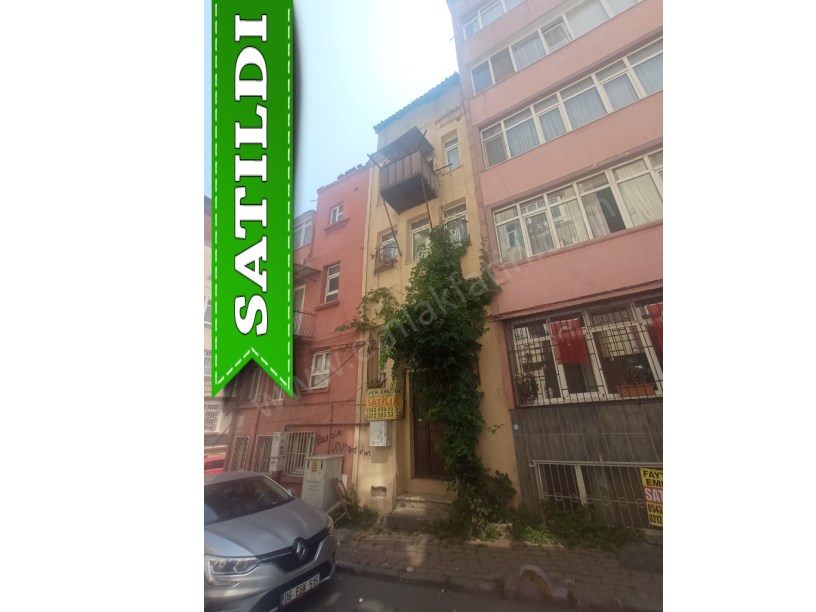 KOCAMUSTAFAPAŞA MEYDANA YAKIN SATILIK MÜSTAKİL EV 4 KATLI 5+1 ( ESKİ PORTFÖY ) 