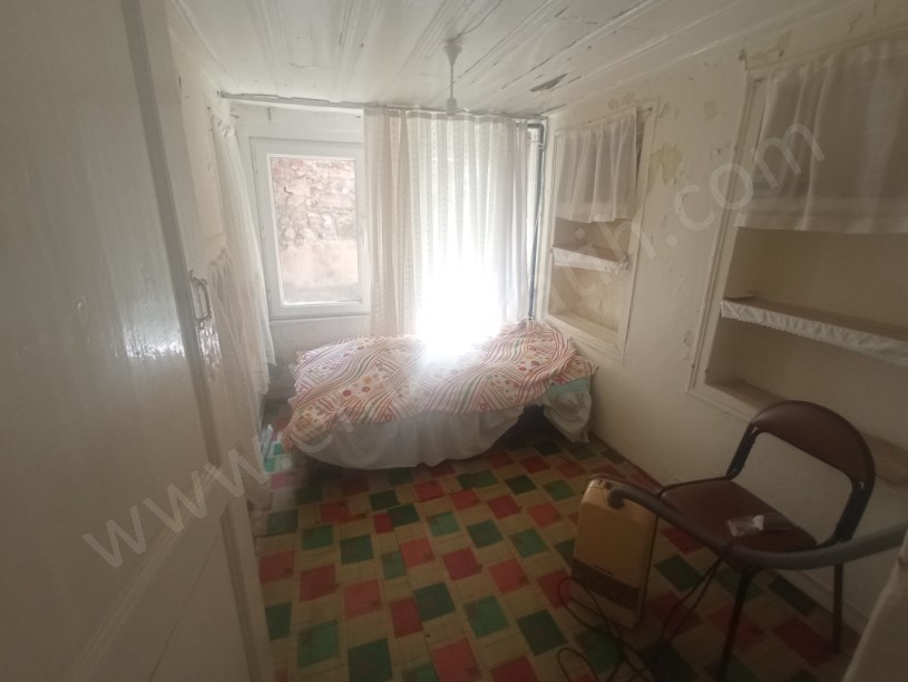 KOCAMUSTAFAPAŞA MEYDANA YAKIN SATILIK MÜSTAKİL EV 4 KATLI 5+1 ( ESKİ PORTFÖY ) 