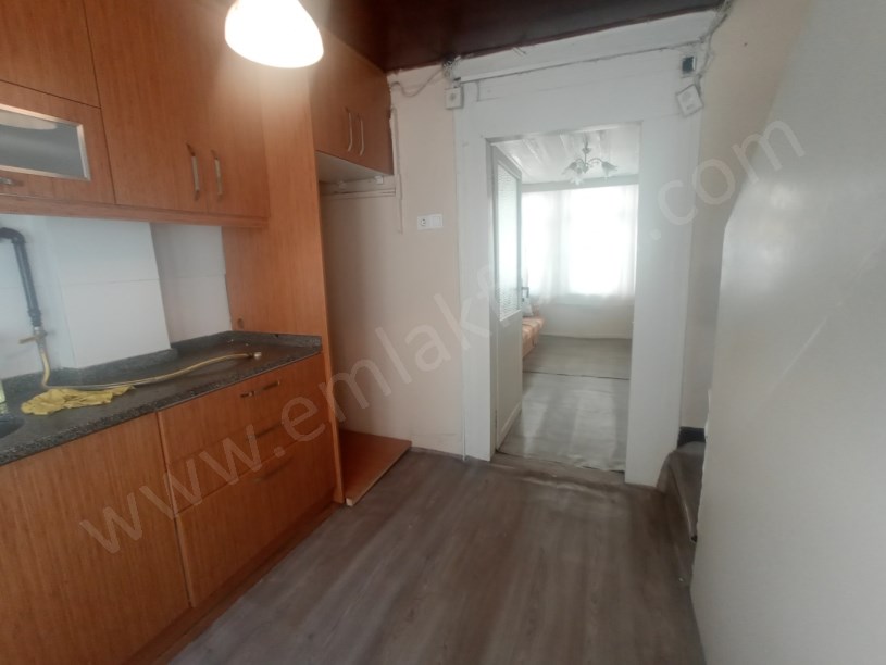 KOCAMUSTAFAPAŞA MEYDANA YAKIN SATILIK MÜSTAKİL EV 4 KATLI 5+1 ( ESKİ PORTFÖY ) 