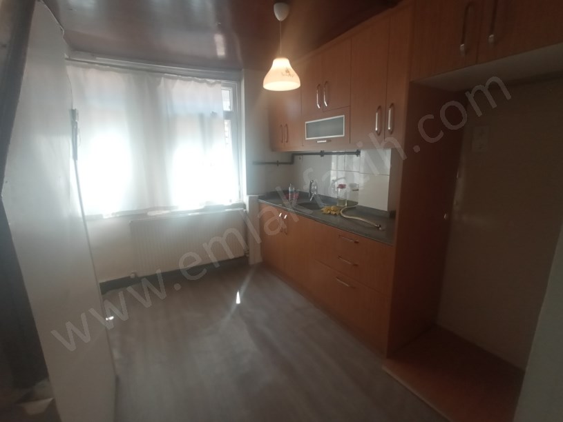 KOCAMUSTAFAPAŞA MEYDANA YAKIN SATILIK MÜSTAKİL EV 4 KATLI 5+1 ( ESKİ PORTFÖY ) 