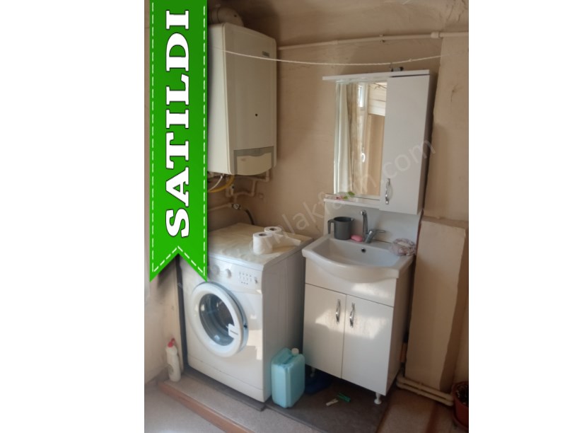 KOCAMUSTAFAPAŞA MEYDANA YAKIN SATILIK MÜSTAKİL EV 4 KATLI 5+1 ( ESKİ PORTFÖY ) 