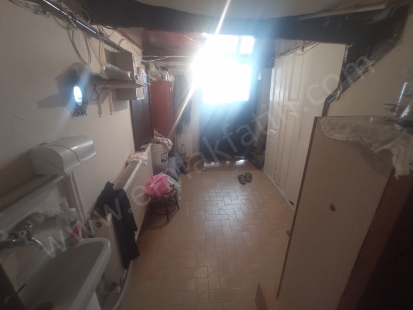 KOCAMUSTAFAPAŞA MEYDANA YAKIN SATILIK MÜSTAKİL EV 4 KATLI 5+1 ( ESKİ PORTFÖY ) 