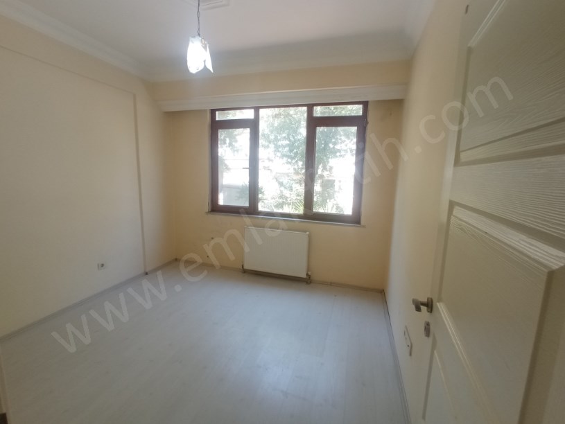 Çapa Kiralık Daire Genç Binada 2+1 1.KAT ( ESKİ PORTFÖY ) Çift Cepheli Full Yapılı
