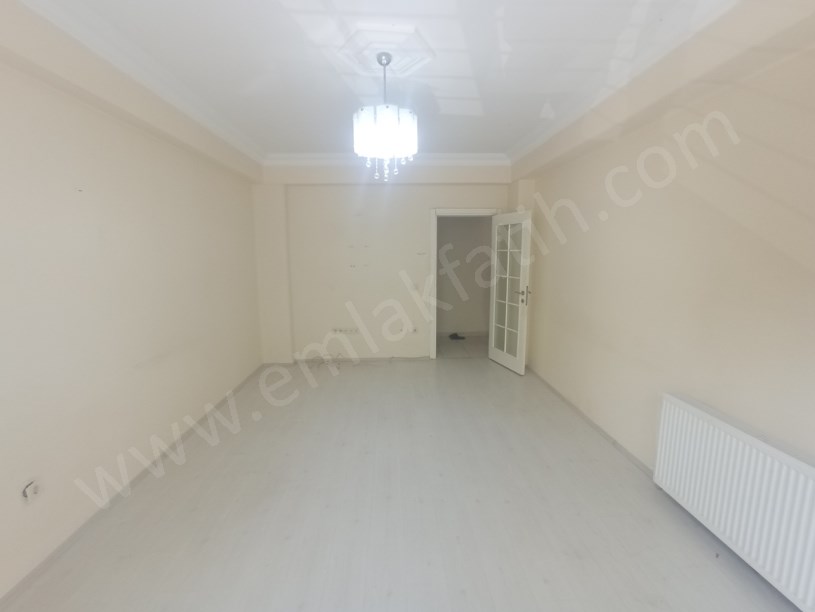 Çapa Kiralık Daire Genç Binada 2+1 1.KAT ( ESKİ PORTFÖY ) Çift Cepheli Full Yapılı
