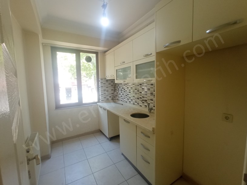 Çapa Kiralık Daire Genç Binada 2+1 1.KAT ( ESKİ PORTFÖY ) Çift Cepheli Full Yapılı