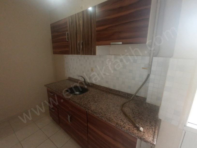 Fatih Kiralık Daire  Fatih Camii Çevresinde 2+1 80m² 2.KAT ( ESKİ PORTFÖY ) Temiz Çift Cepheli