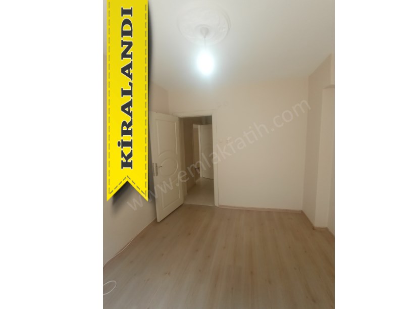 Fatih Kiralık Daire  Fatih Camii Çevresinde 2+1 80m² 2.KAT ( ESKİ PORTFÖY ) Temiz Çift Cepheli