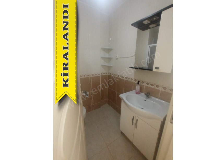 Fatih Kiralık Daire  Fatih Camii Çevresinde 2+1 80m² 2.KAT ( ESKİ PORTFÖY ) Temiz Çift Cepheli