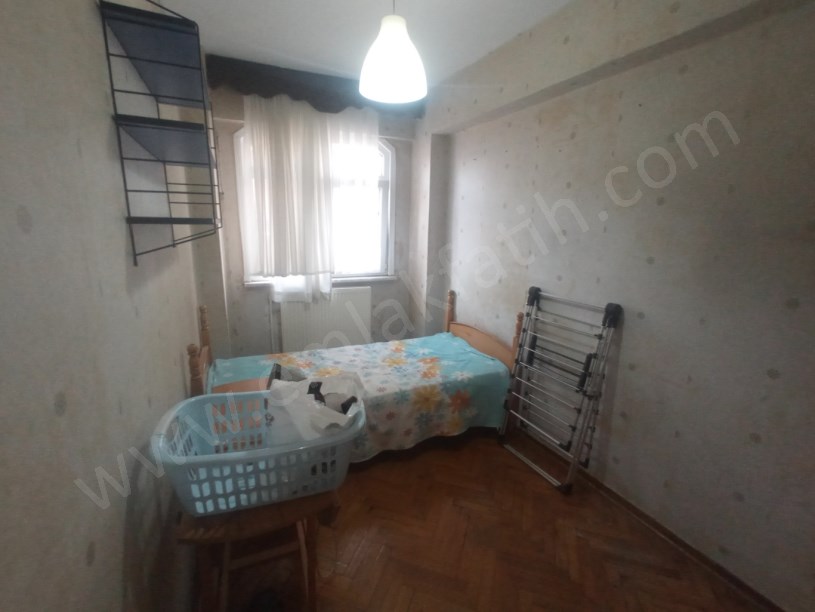 Pulcu Sokak Eşyalı 2+1 80m² 2.Kat Kombili Çift Cepheli