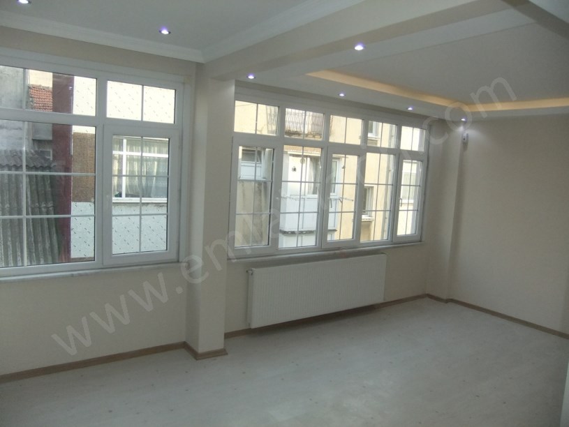 Kocamustafapaşa Kiralık Daire MEYDANDA LÜKS YAPILI 2+1 ( ESKİ PORTFÖY )