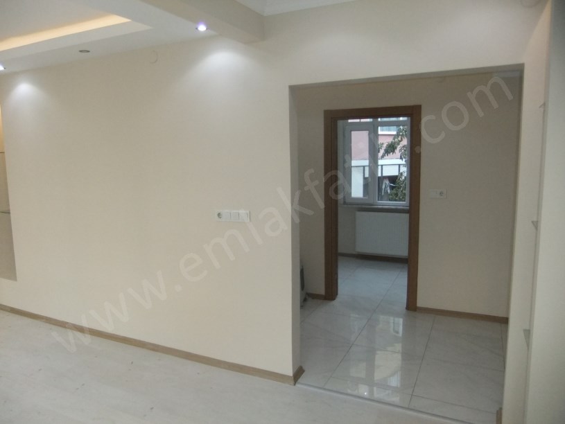Kocamustafapaşa Kiralık Daire MEYDANDA LÜKS YAPILI 2+1 ( ESKİ PORTFÖY )