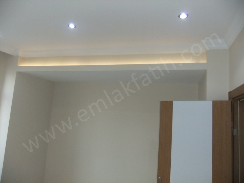 Kocamustafapaşa Kiralık Daire MEYDANDA LÜKS YAPILI 2+1 ( ESKİ PORTFÖY )
