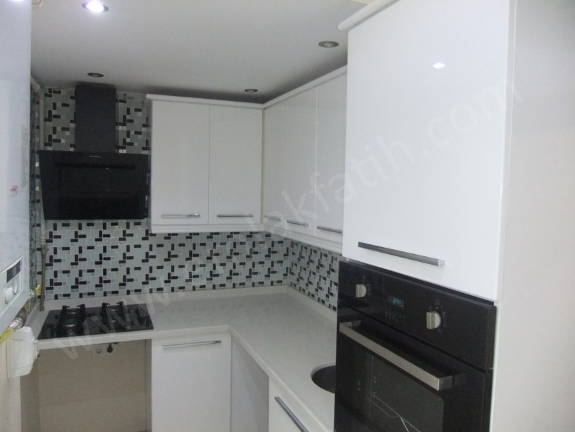 Kocamustafapaşa Kiralık Daire MEYDANDA LÜKS YAPILI 2+1 ( ESKİ PORTFÖY )